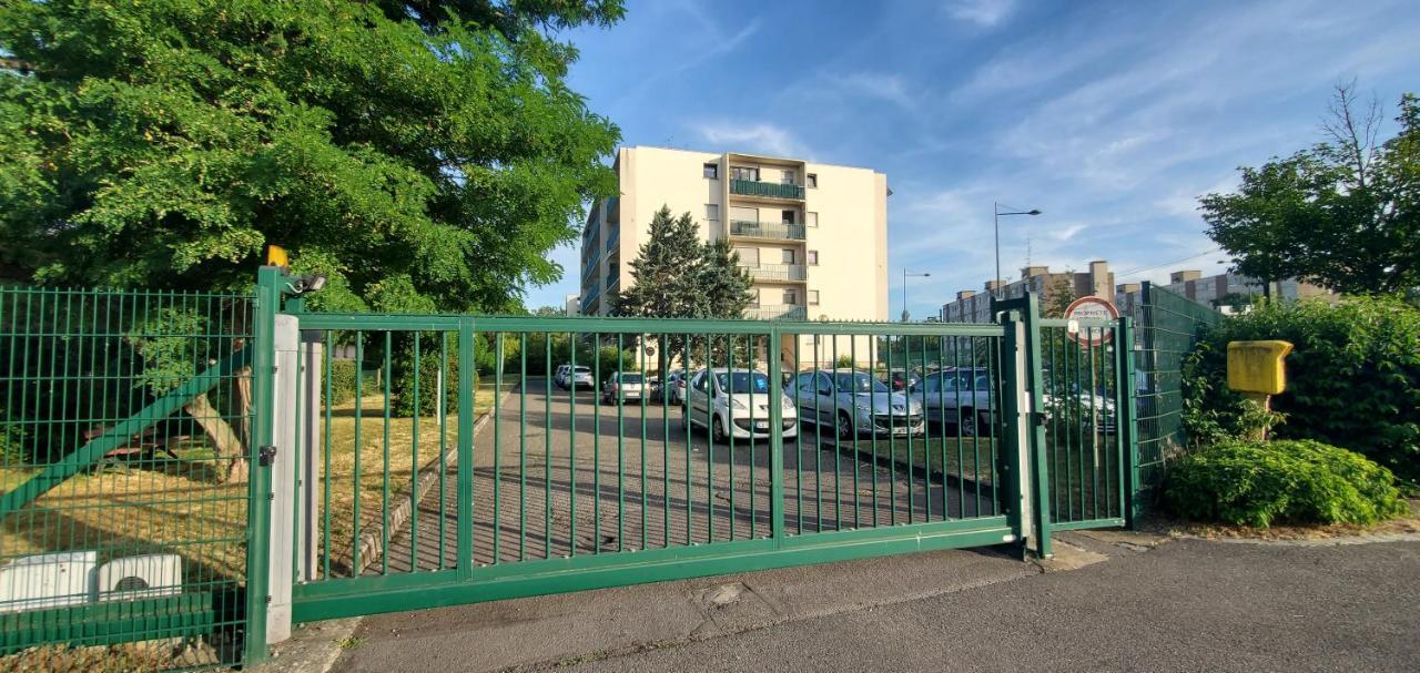 Studio Rdc Calme Avec Parking Ferme Pres Autoroute Et Tram C Mulhouse Eksteriør bilde